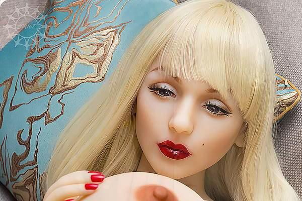 realistic girl dolls