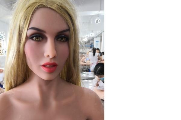 realistic female sex doll